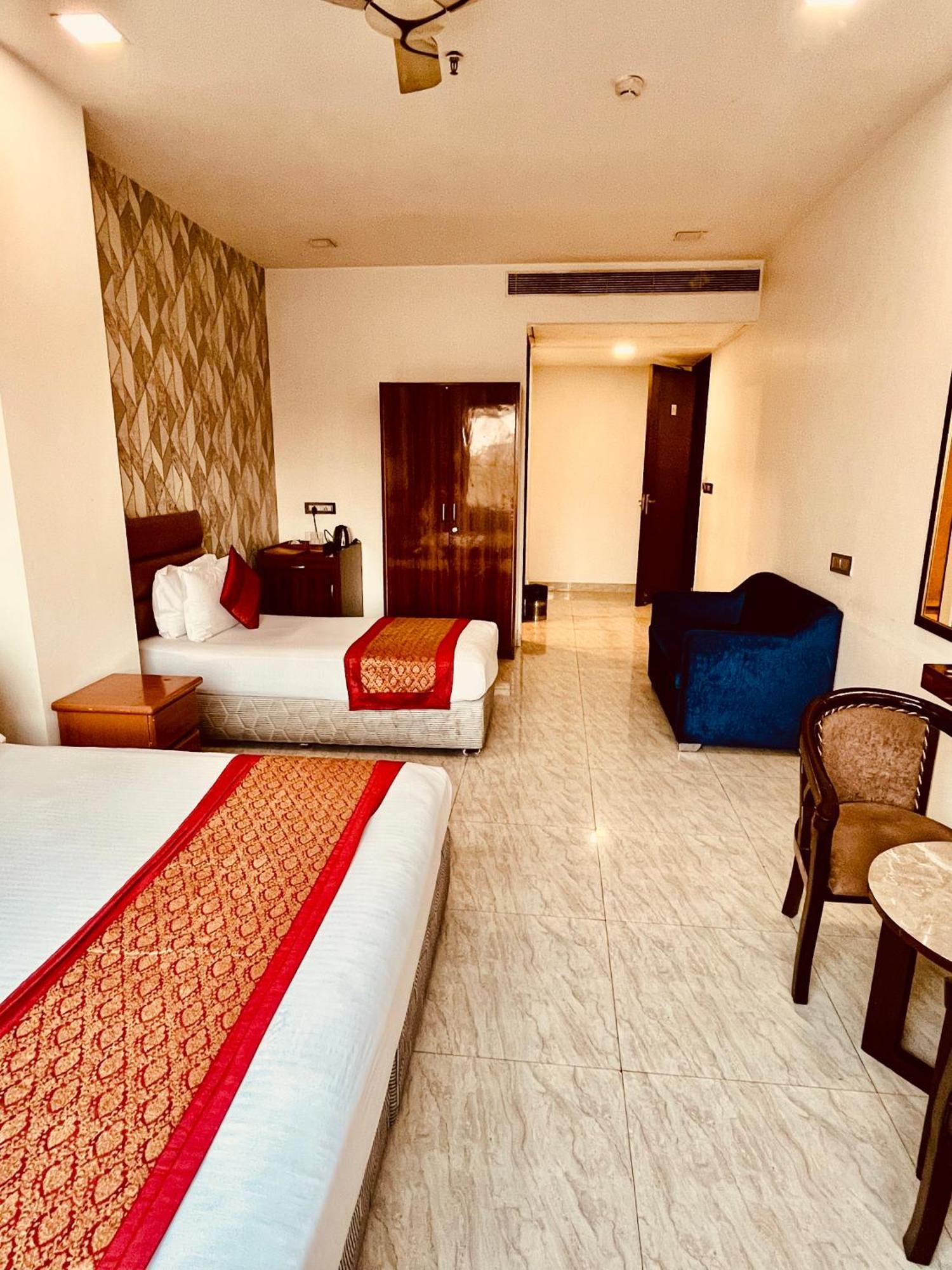 Amora Rooms Dwarka New Delhi Exterior photo