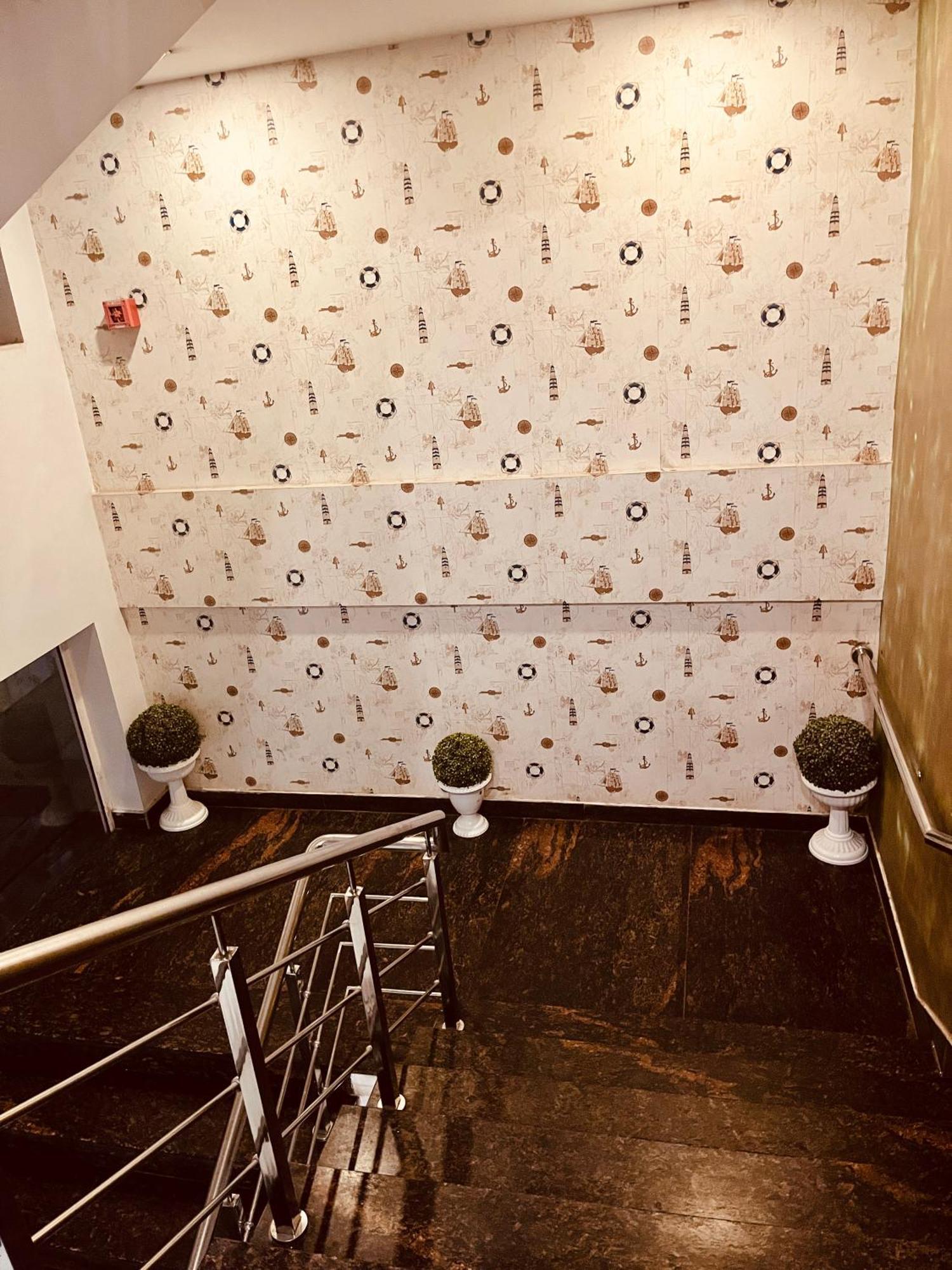 Amora Rooms Dwarka New Delhi Exterior photo